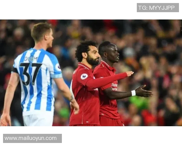 足坛焦点:梅西复出引发全球关注 曼联与巴萨争夺冠军之路更激烈